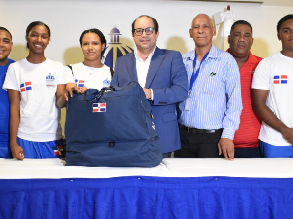 Atletas dominicanos viajan a Caracas para participar en VI Juegos Escolares Centroamericanos y del Caribe