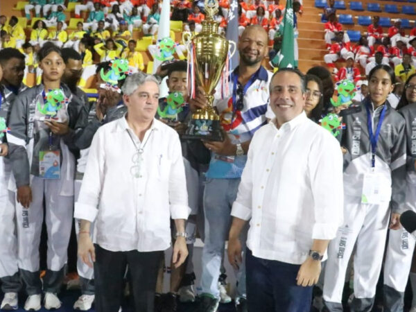 Juegos Escolares Deportivos Nacionales de INEFI finalizan con éxito, dejando legado de obras en la región Sur del país
