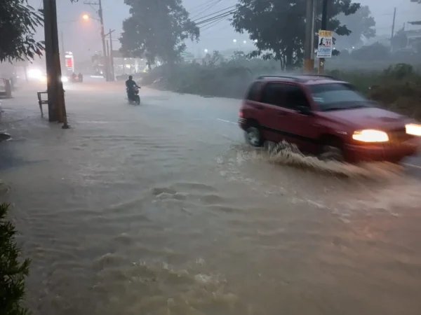 Reportan cifra de 27 fallecidos en diluvio del fin de semana
