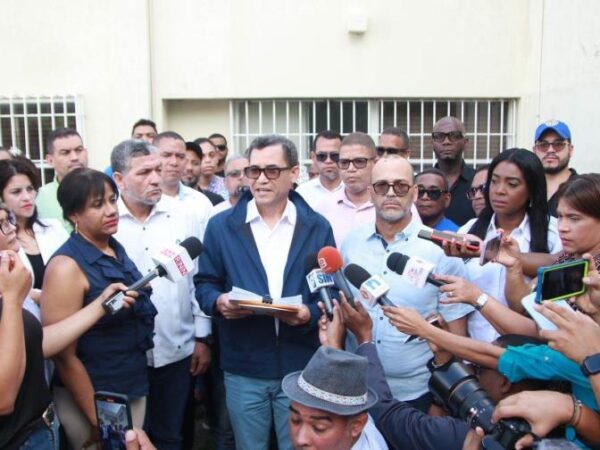 Eddy Olivares dice Yohan Lòpez ganò la presidencia del Colegio de Abogados