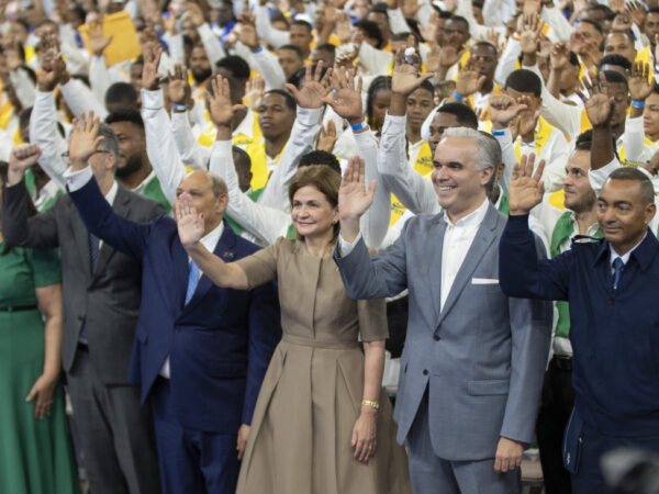 Vicepresidenta Raquel Peña encabeza graduación de 5,414 técnicos y maestros técnicos del Infotep