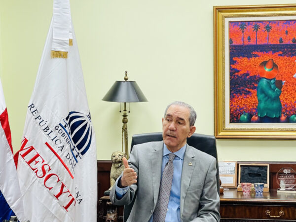 Ministro del Mescyt respalda decisión de instalar corredores policiales e iluminación en alrededores de universidades