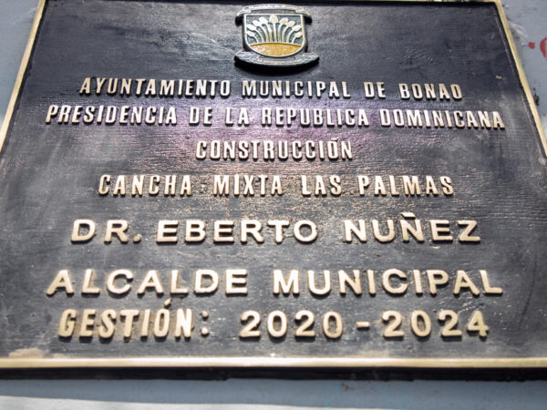 Presidente Abinader inaugura matadero municipal y la cancha Las Palmas en Bonao