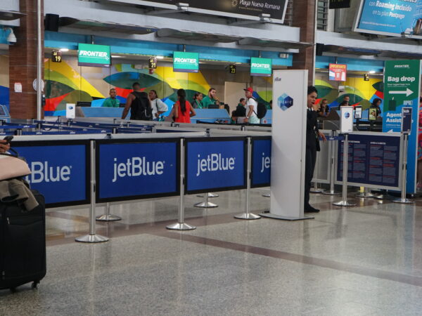 JetBlue dispuesta a romper el contrato con subsidiaria Servair