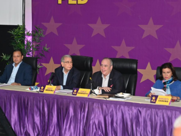El expresidente Danilo Medina y Mariotti abandonarìan al PLD