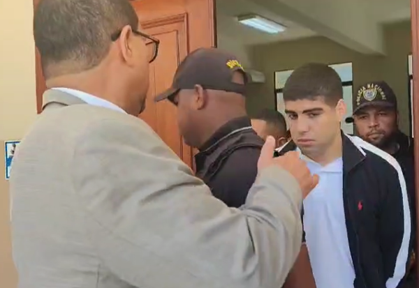 En Espaillat aplazan medida de coerciòn a joven que amenazò con explotar colegio en moca