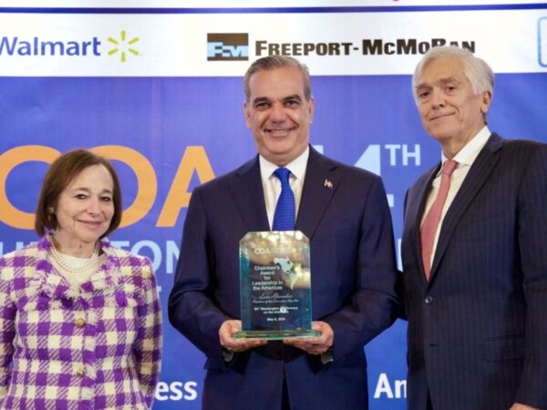Abinader recibe premio Chairman Award For Leadership in the Americas
