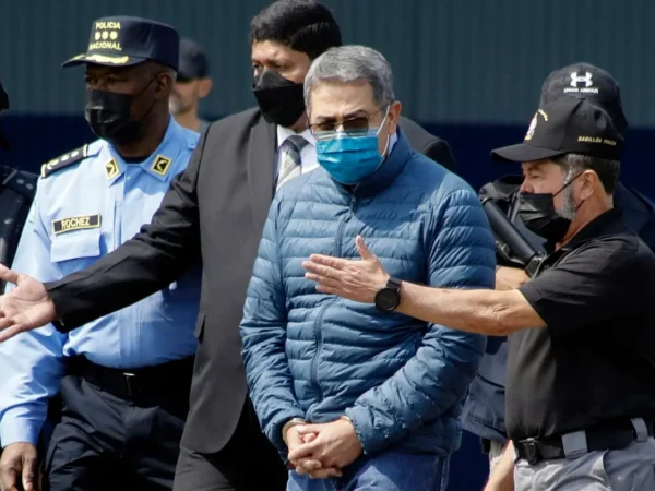 El expresidente de Honduras es condenado a 45 años de càrcel por tribunal de Nueva York