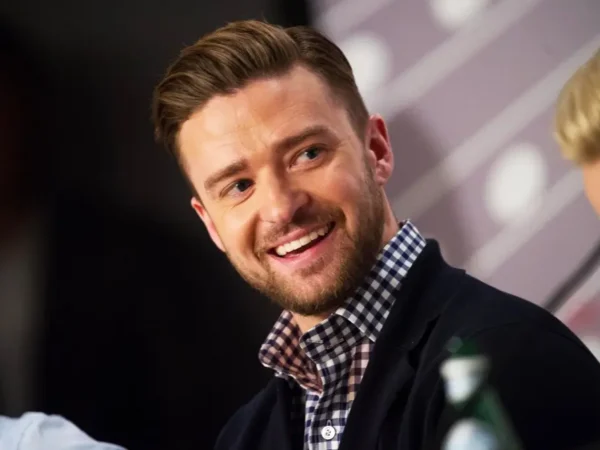 El cantante Justin Timberlake, puesto en libertad sin fianza y acusado de conducir ebrio
