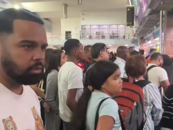 Siguen los problemas de JetBlue con pasajeros dominicanos