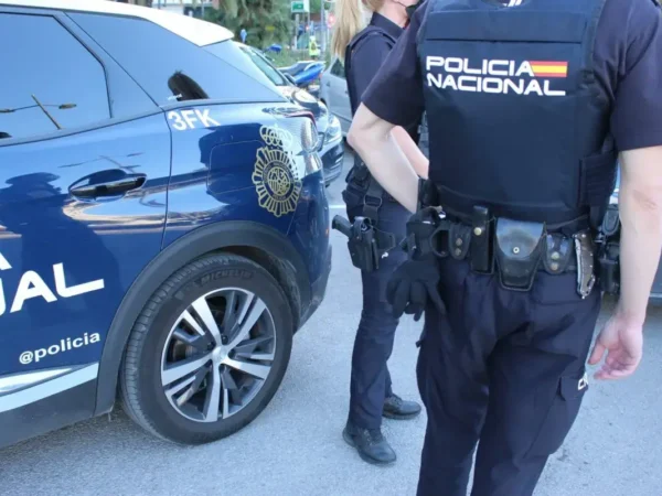 Hijo de la cònsul de RD en España mata su esposa y luego se suicida en esa naciòn