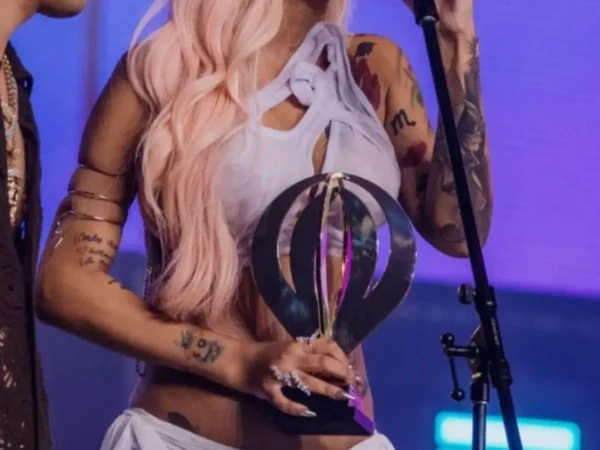 La Perversa triunfa en los Premios Heat