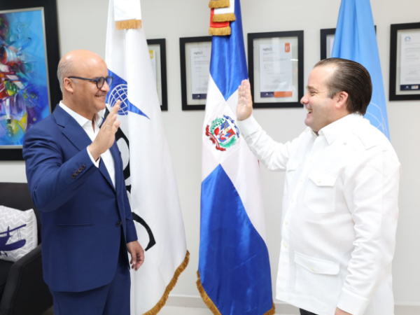 Ministro de la presidencia josè Ignacio Paliza posesiona al nuevo director del IDAC