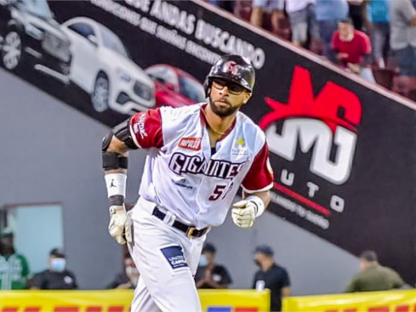 Gigantes del Cibao anuncian nuevamente la contrataciòn del cubano Henry Urrutia