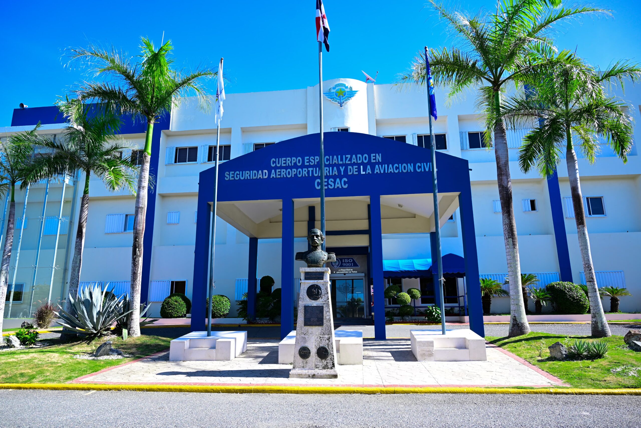 CESAC recibe distinciòn por parte de la Organizaciòn de Aviaciòn Civil Internacional OACI