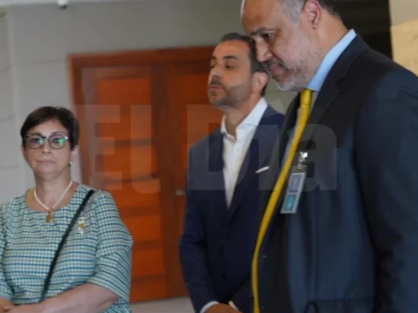 Ingresan hermana de Antonio Espaillat en centro mèdico tras ser detenida anoche