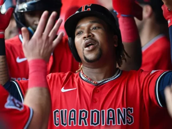 José Ramírez escala al tercer lugar en listado histórico de empujadas de Cleveland