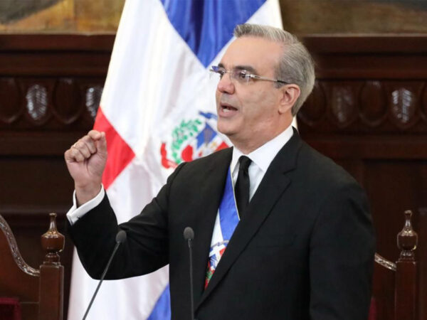 Se calentaron con Abinader los funcionarios del gobierno proselitistas