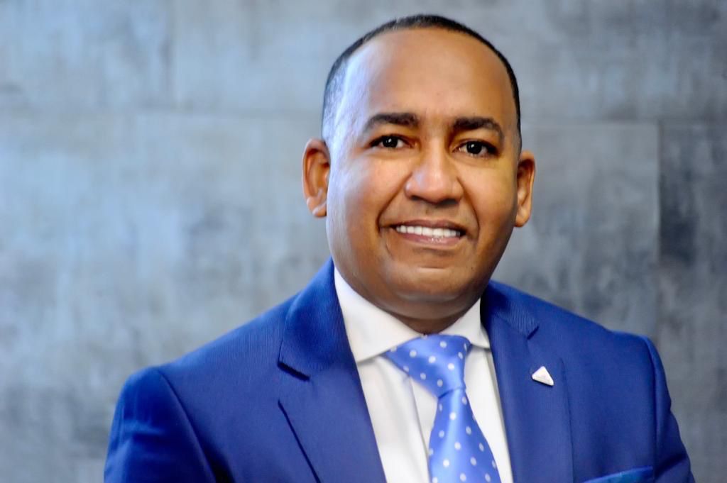 Josè Ignacio Paliza y Vìctor Pichardo realizan recorrido por aeropuerto Las Amèricas