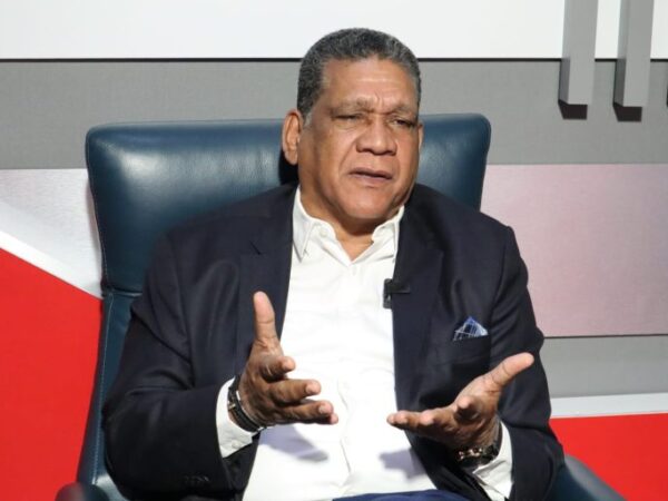 Advierte sobre un colapso en RD en mano del PRM