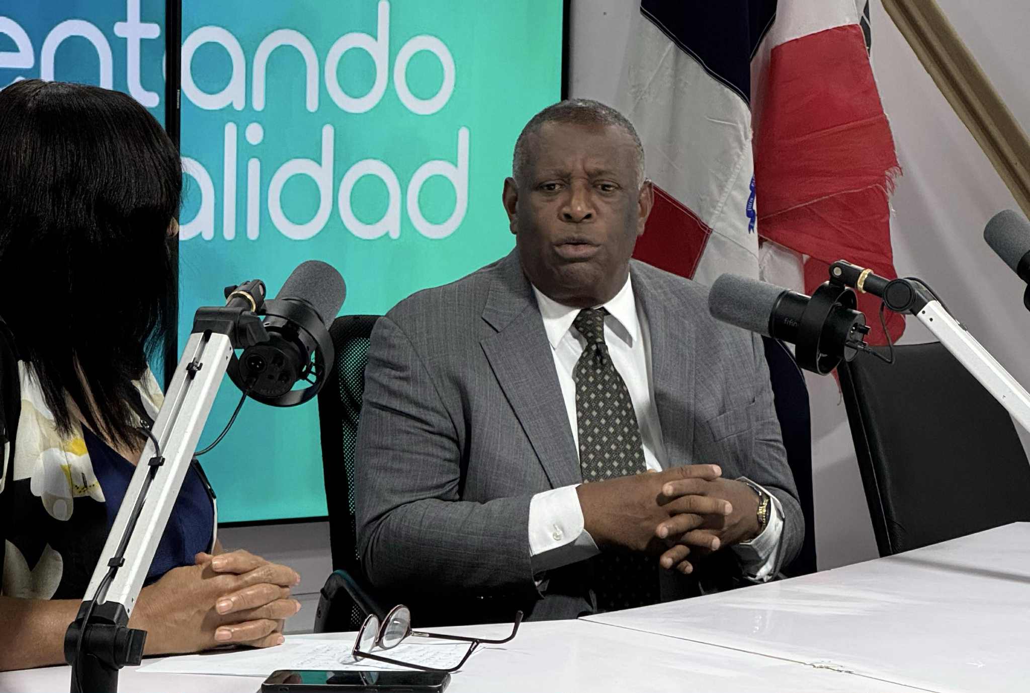 Abogado denuncia falta de apoyo y manejo unipersonal en Defensorìa del Pueblo
