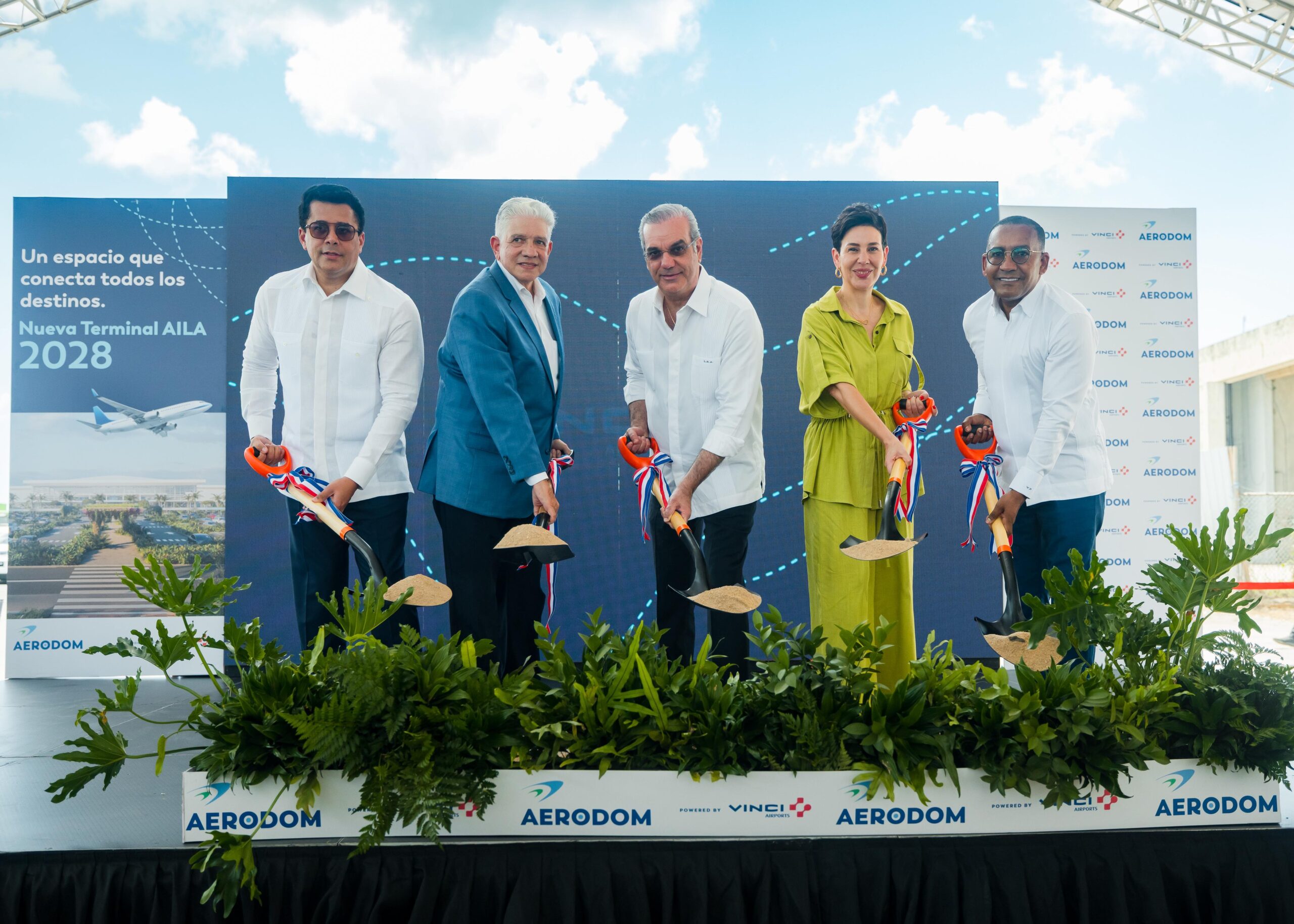 Abinader deja iniciado trabajos de construcciòn de nueva terminal en AILA