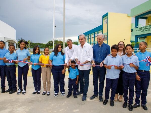 Presidente Abinader y ministro de Educaciòn inauguran año escolar