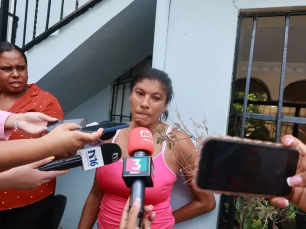 Vecinos de la mujer que envenenò a sus hijos, la definen como peleona y celosa