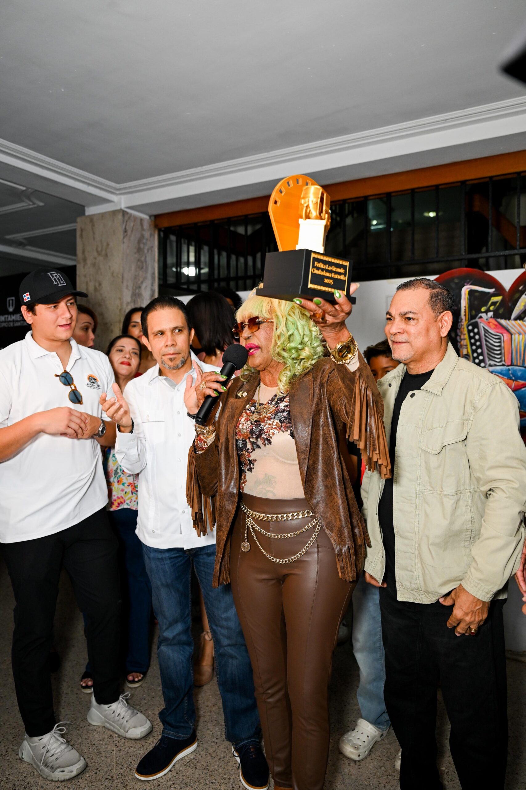 En Santiago Rueda Cine reconoce a la merenguera Fefita La Grande y a Manny Pèrez