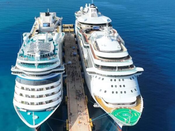 Llegan dos cruceros de manera simultanea al Puerto de Cabo Rojo