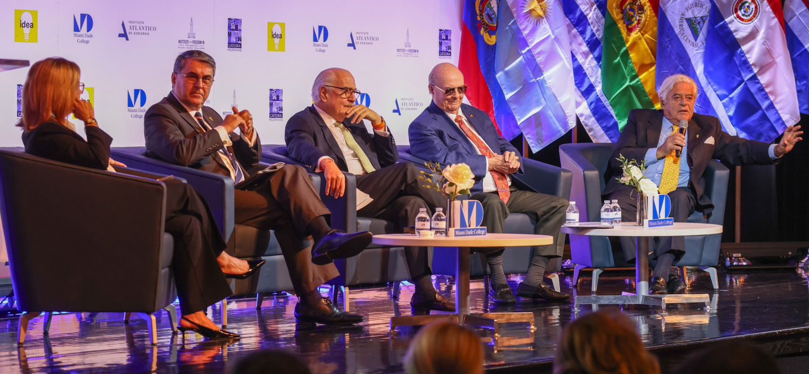 Hipòpito Mejìa participa en el X Diàlogo Presidencial, en Miami donde resalta fortaleza de la democracìa del paìs