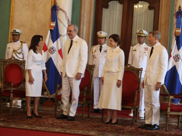 Presidente Abinader recibe cartas credenciales de siete nuevos embajadores