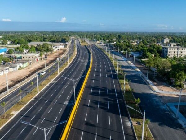 Abinader deja inaugurada la fase final de la avenida Ecològica en SDE