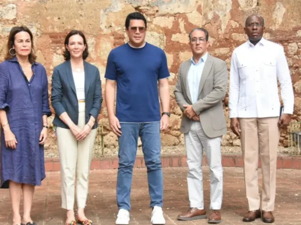 David Collado reabre tramos de calles Hostos y 19 de Marzo de la Ciudad Colonial