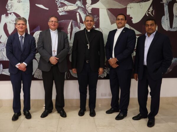 Arzobispo revela que la iglesia católica no es mantenida por el gobierno dominicano