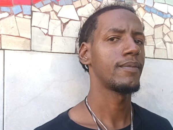 En la Vega joven denuncia que recibe amenazas por parte de un agente del Dicrim