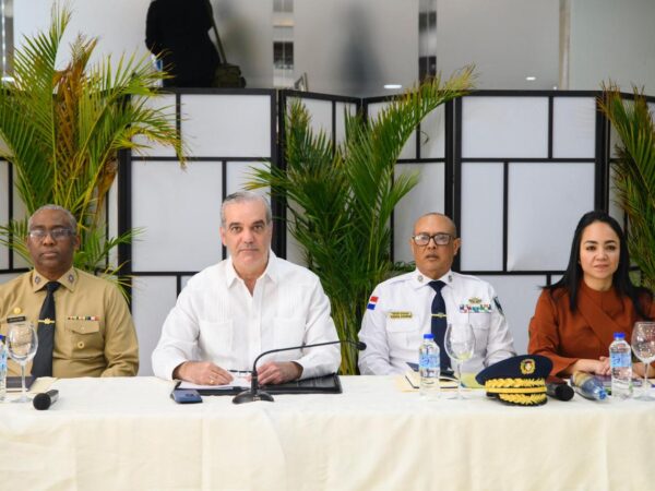 Presidente Luis Abinader dice que los operativos migratorios continuarán en todo el país