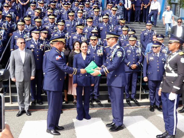 Tras juramentar al nuevo jefe: Ministra de Interior destaca labor del saliente director de la Policía Nacional