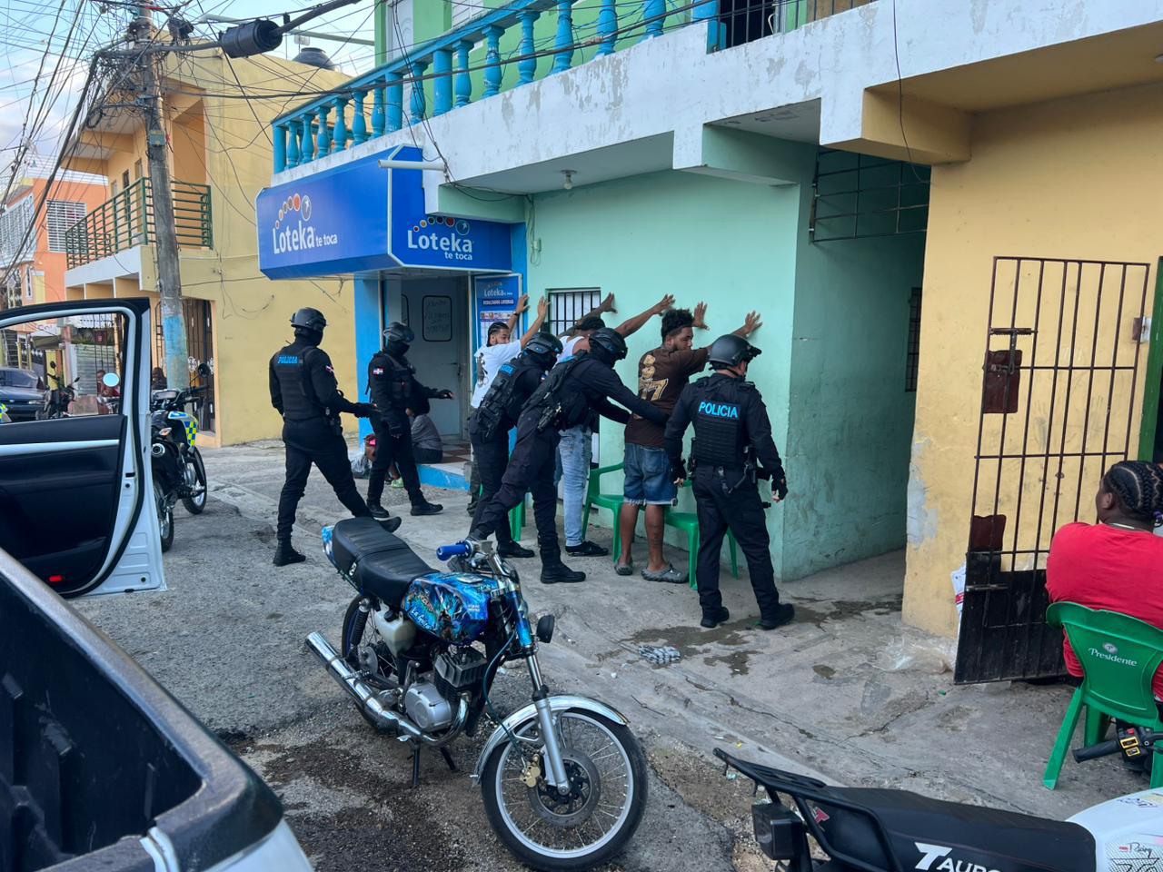Policía Nacional impide carreras clandestinas y retiene 14 motocicletas en operativo
