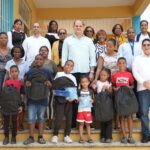 Gobierno a través del Inabie entrega útilies a estudiantes de familias afectadas por inundaciones