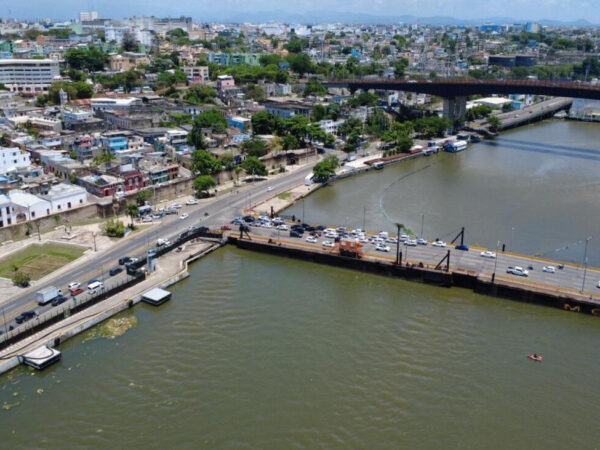 Puente flotante será cerrado este sábado por paso de embarcación
