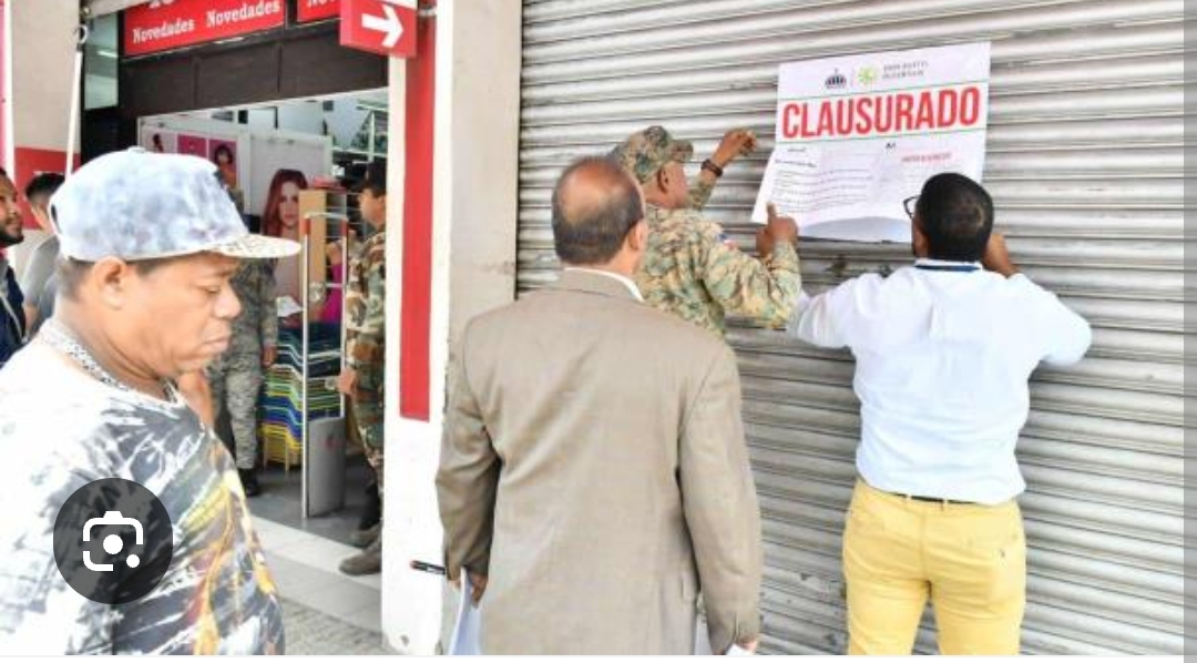 Establecimientos comerciales chinos clausurados estarían operando como dueños de dominicanos