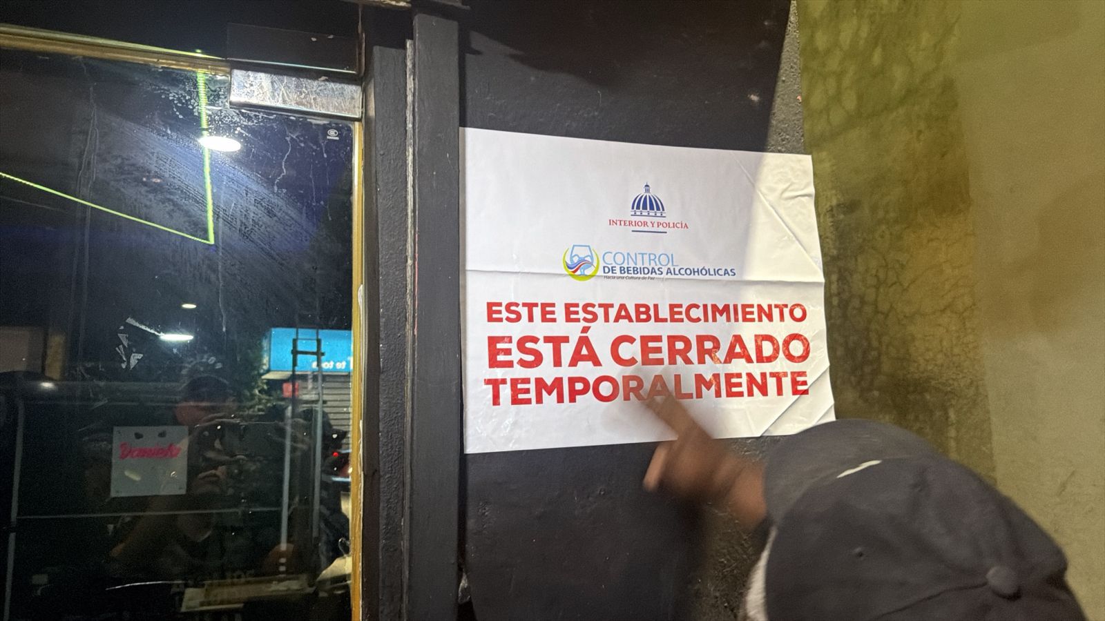COBA y Policía Nacional cierran varios centros de bebidas alcohólicas tras violar le establecidas