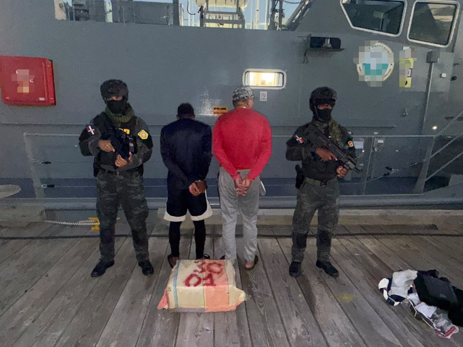 Organismos de seguridad apresan venezolano y dominicano con 30 supuestos paquetes de cocaína