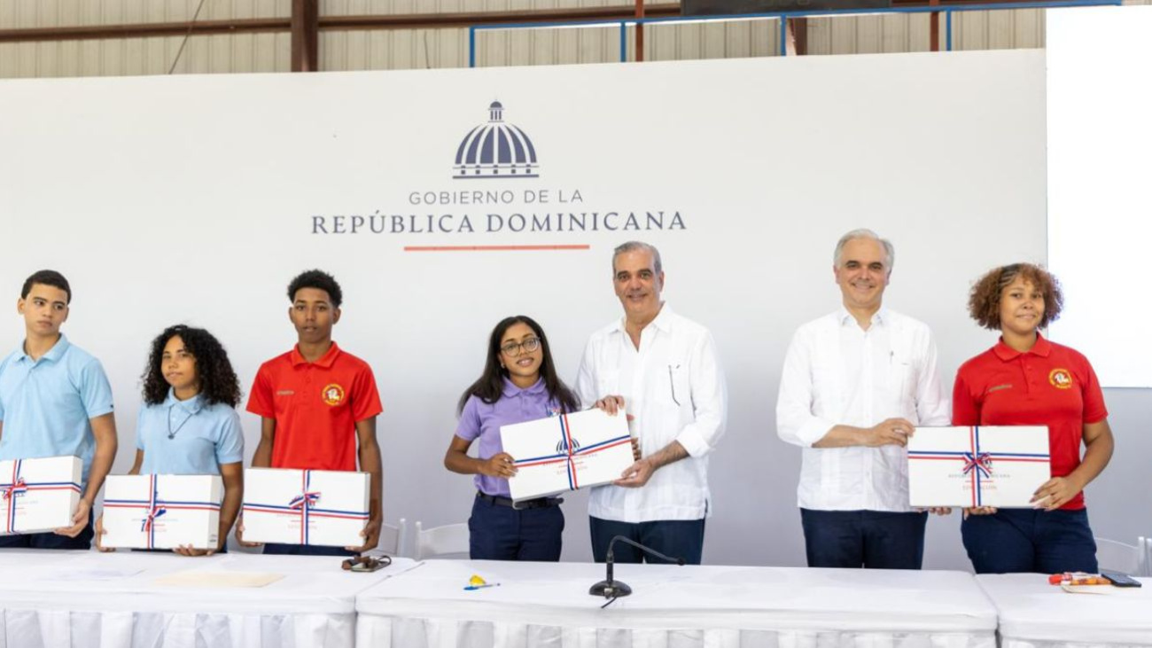 Presidente Abinader dispone elaboración de plan especial para atender la infraestructura escolar de la provincia Independencia