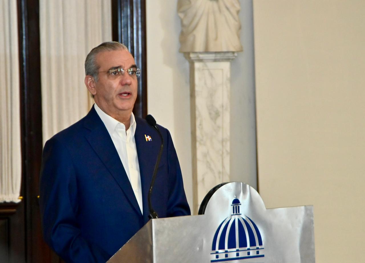 Abinader propone un compás de espera entra partes involucradas en proyecto de reforma
