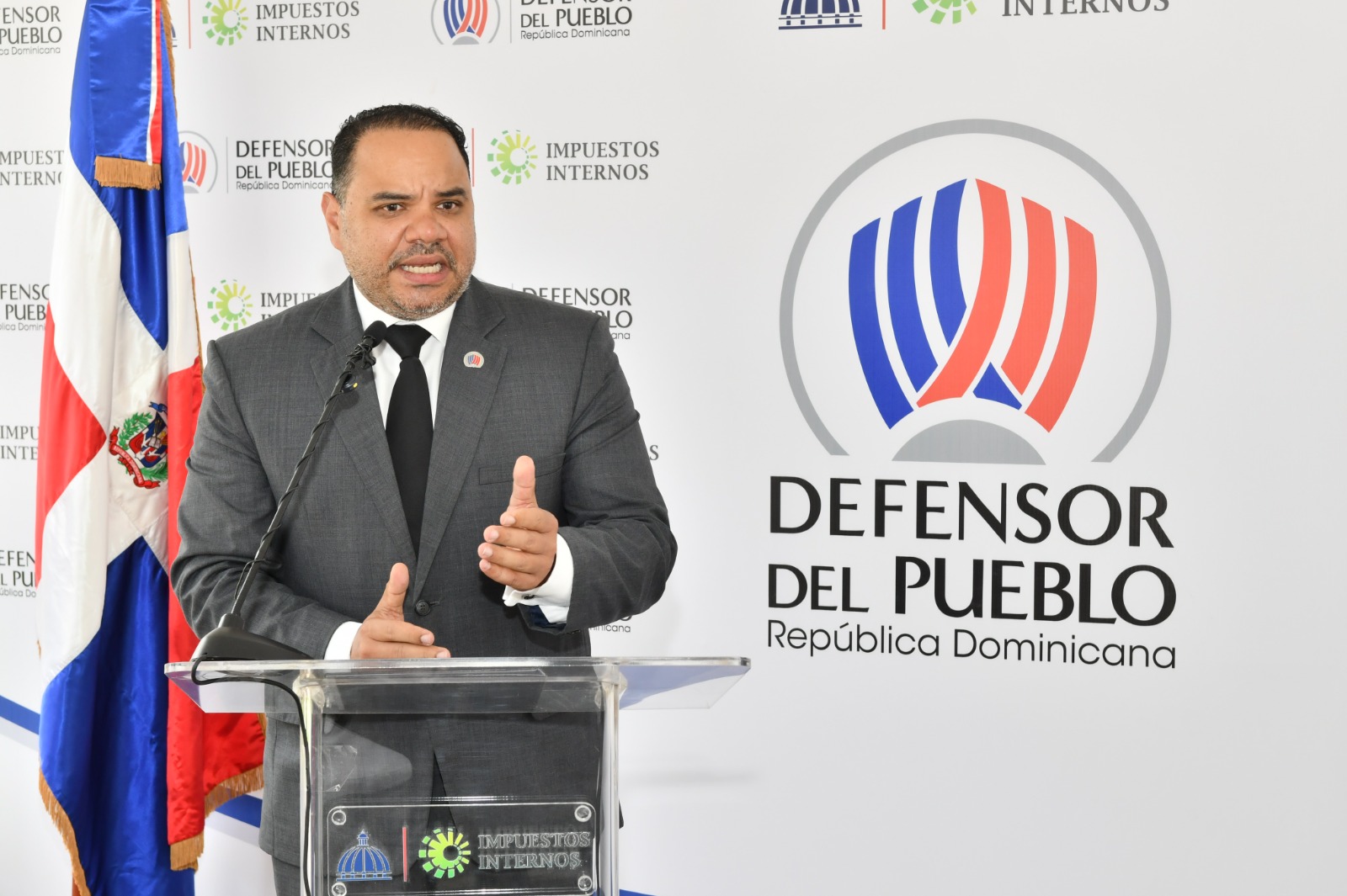 Defensor del pueblo defiende medidas adoptas por el gobierno