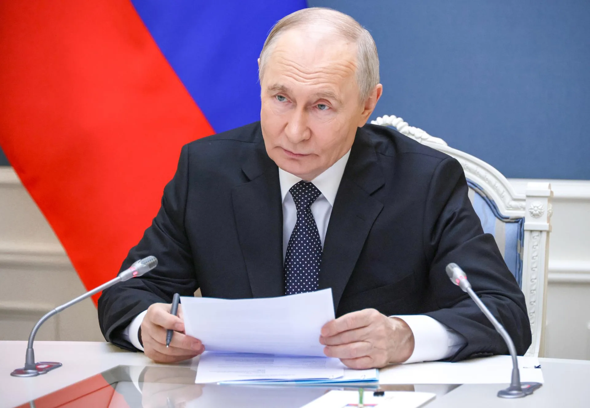 Vladimir Puntin ironiza a Zelenski y elogia al presidente Donald Trump