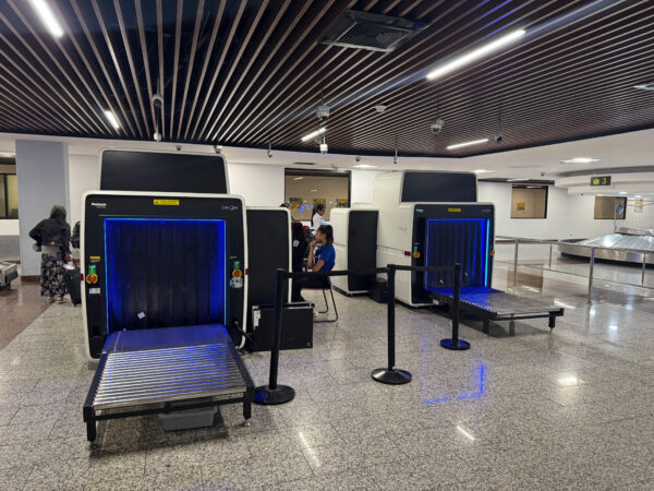 La empresa Aerodom instala cuatro nuevas máquinas de Ray X en el AILA
