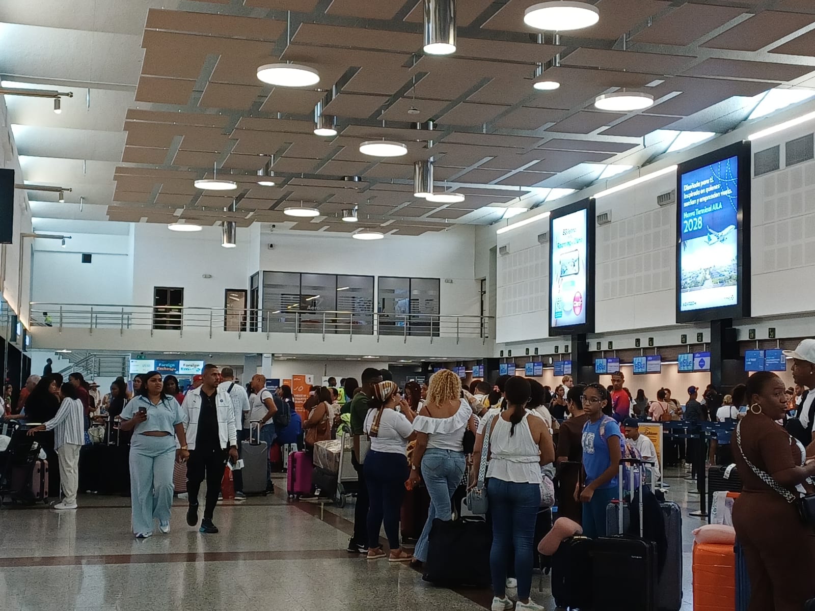 Mal tiempo en Nueva York provoca cancelaciones y retrasos de vuelos en el Aeropuerto Las Américas